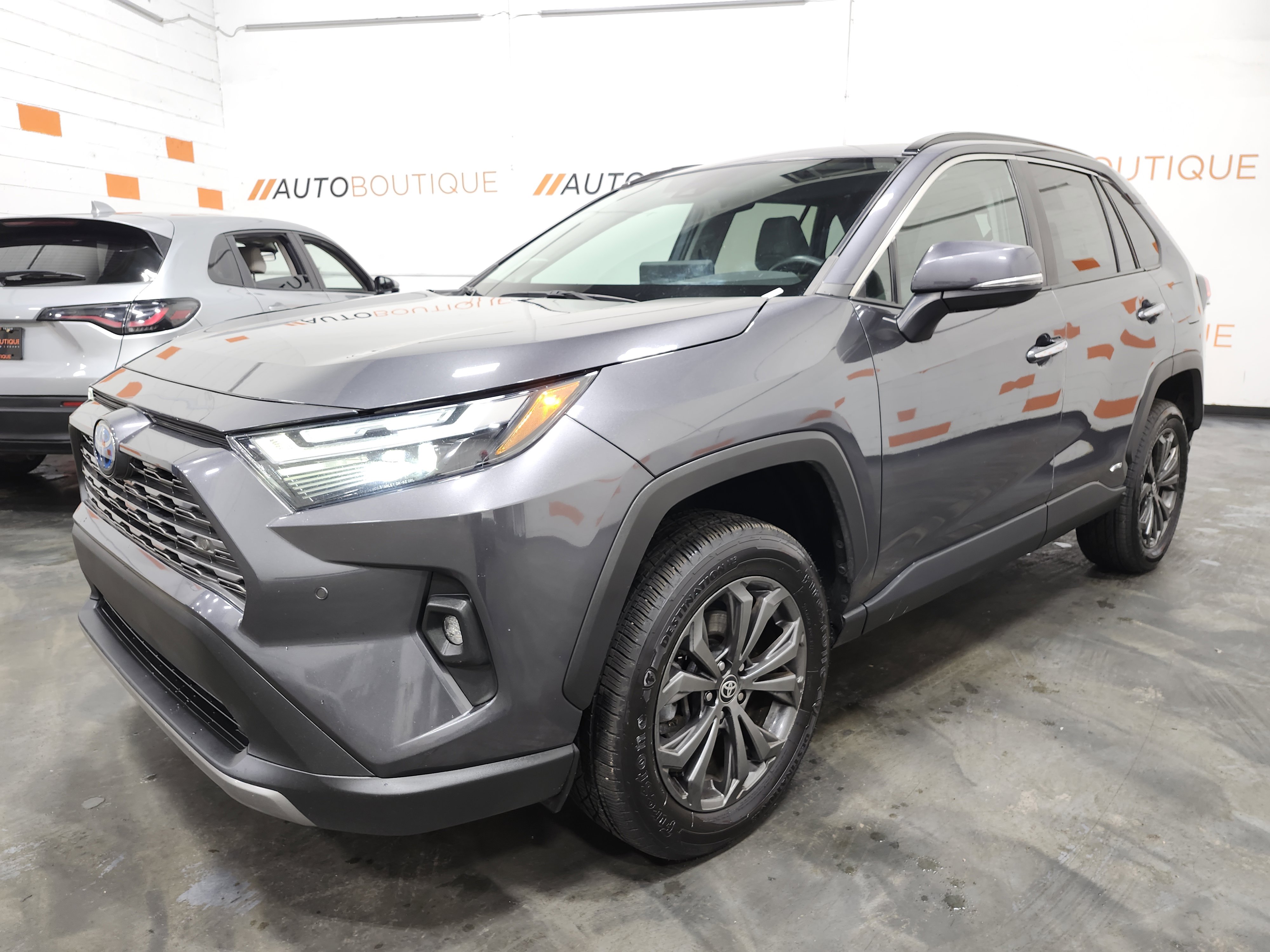 Used 2023 Toyota RAV4 Limited image 13