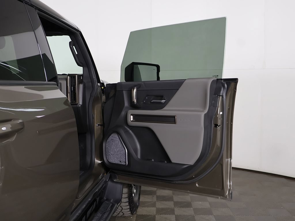 Used 2025 GMC Hummer EV 2X w/ Extreme Off-Road Package AWD/4WD image 28