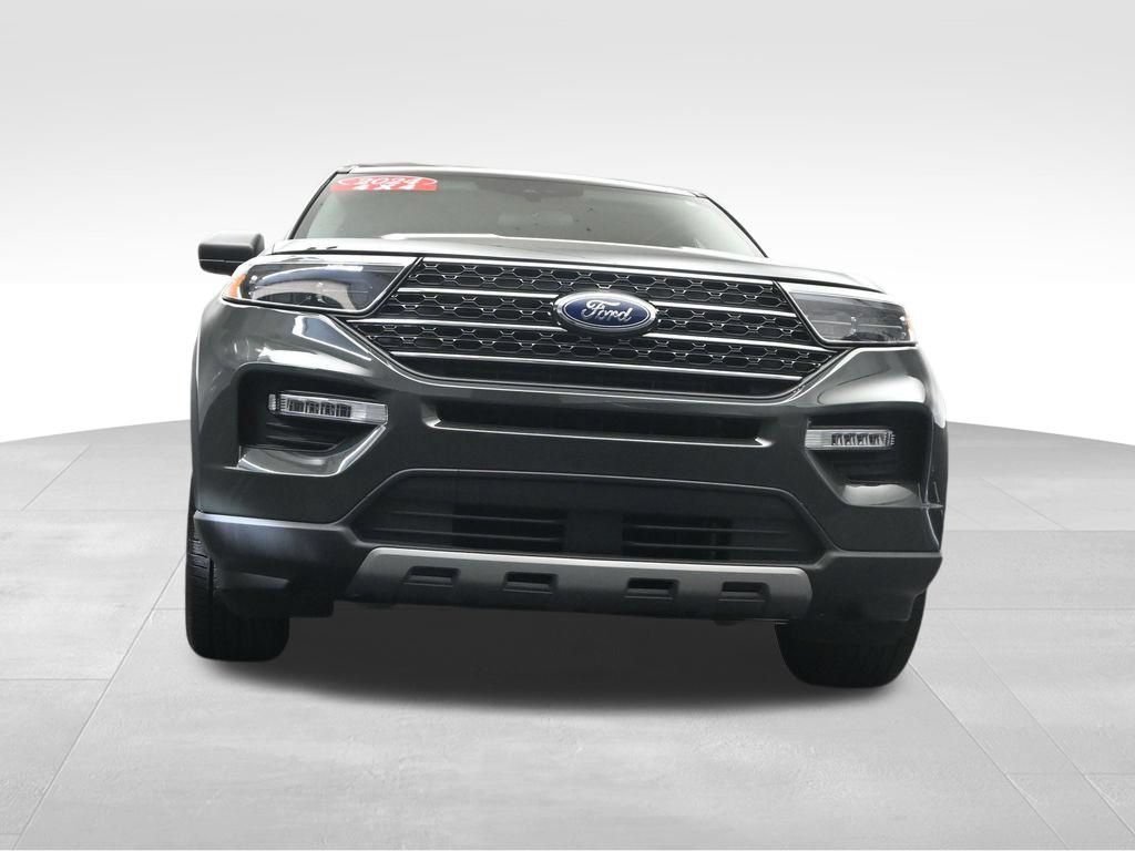 Used 2024 Ford Explorer XLT w/ Equipment Group 202A AWD/4WD image 29