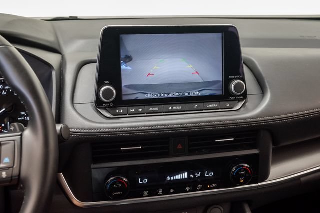 Used 2025 Nissan Rogue SV FWD image 14