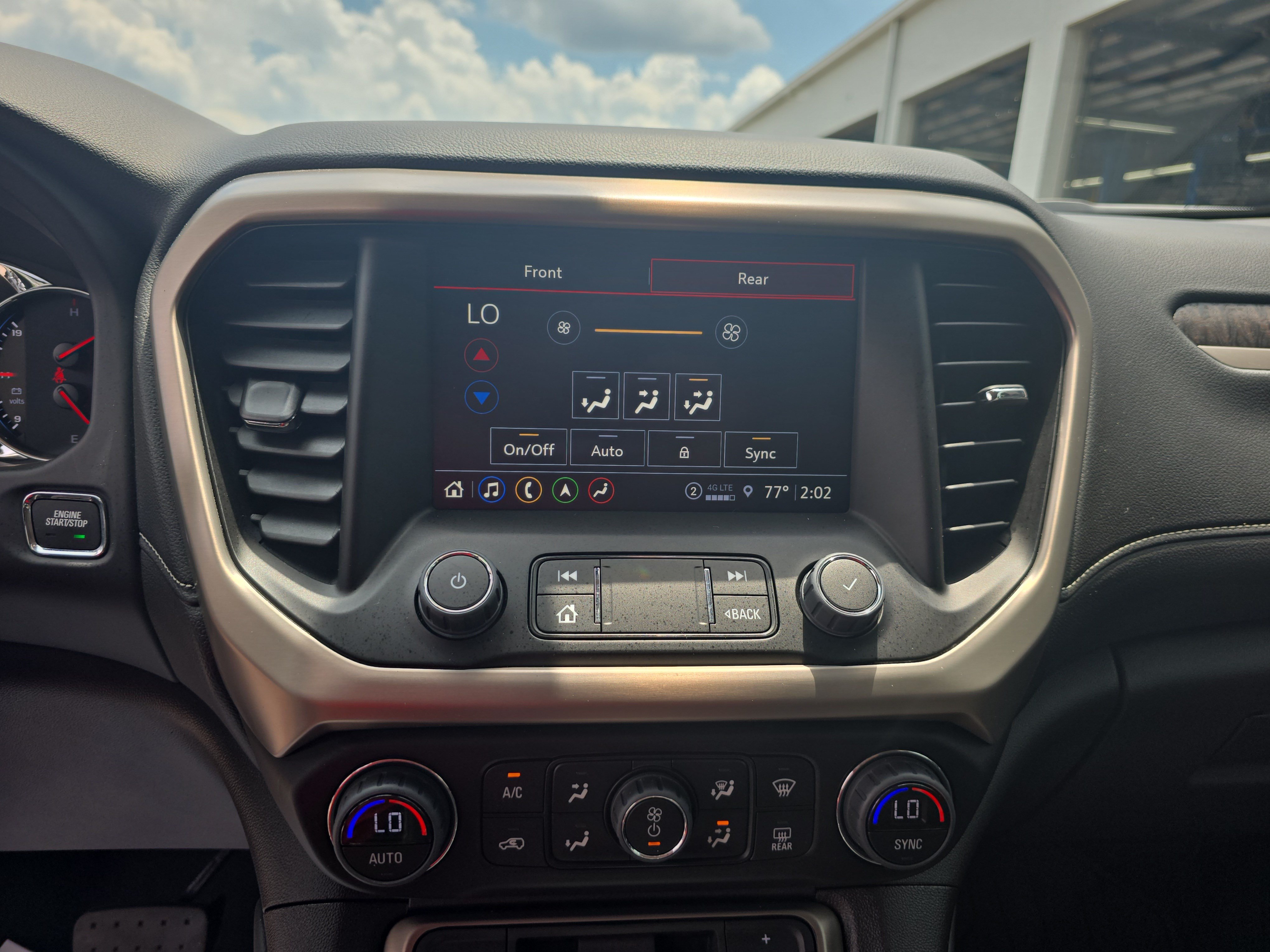 Used 2023 GMC Acadia Denali w/ Denali Ultimate Package FWD image 23