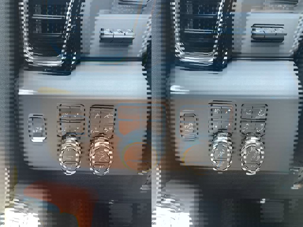 New 2025 GMC Sierra 3500 Denali Ultimate image 18