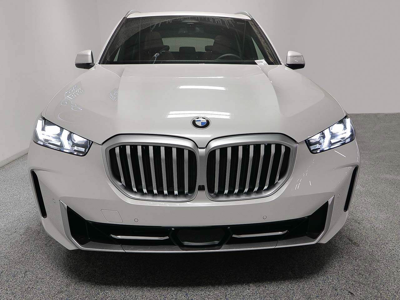 Used 2026 BMW X5 xDrive40i w/ Premium Package AWD/4WD image 2