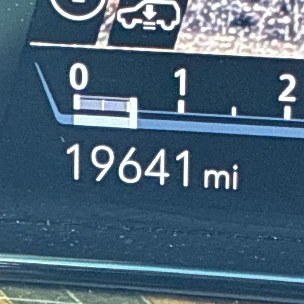 Used 2024 Cadillac Escalade ESV Sport Platinum w/ LPO, ONYX Package image 25