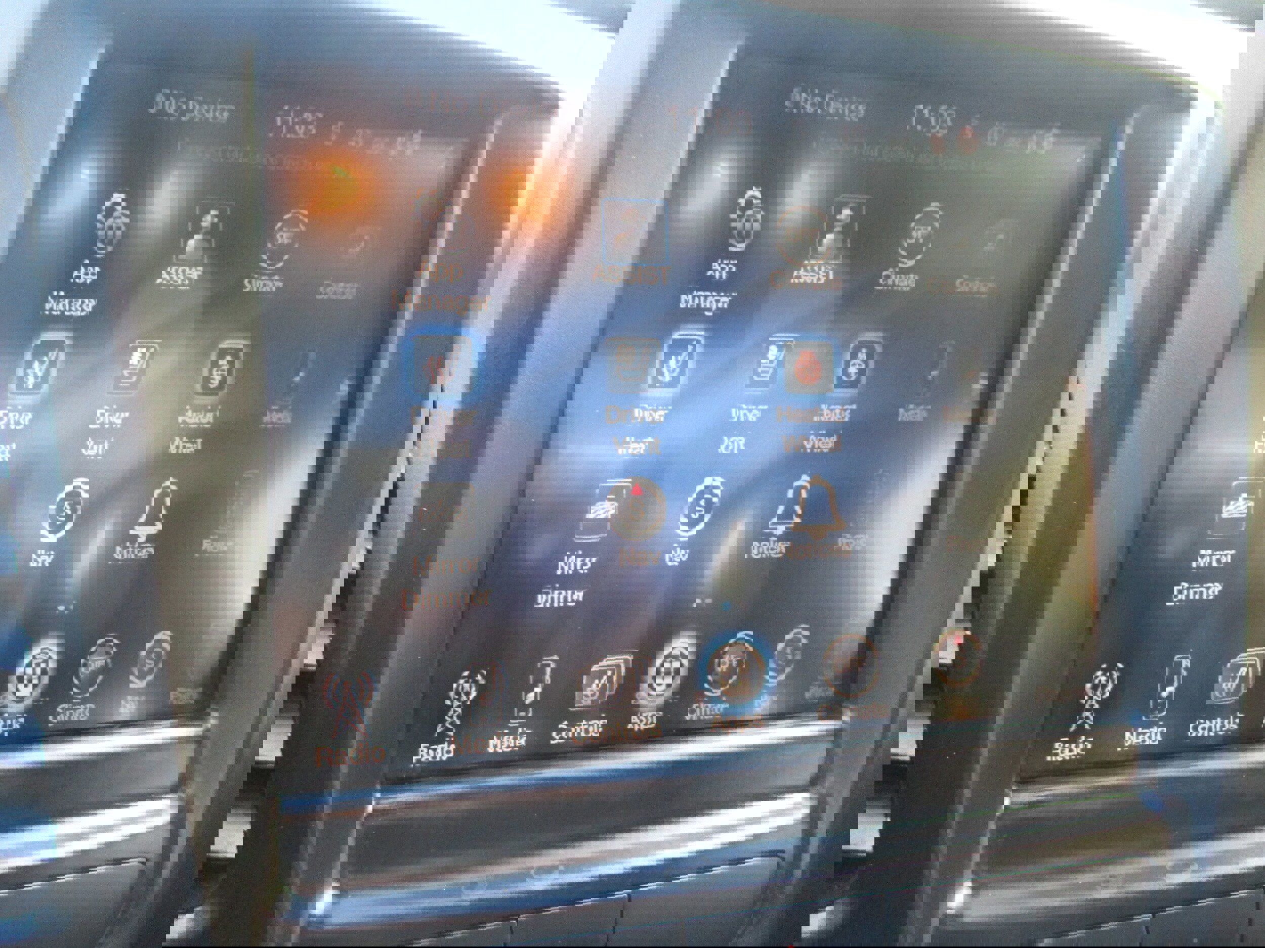 Used 2015 Chrysler 200 S w/ Navigation & Sound Group I image 23