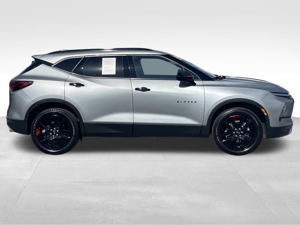 Used 2024 Chevrolet Blazer LT w/ Redline Edition image 2