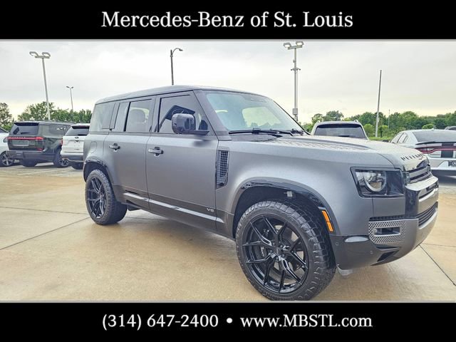 Used 2025 Land Rover Defender 110 V8 AWD/4WD image 4