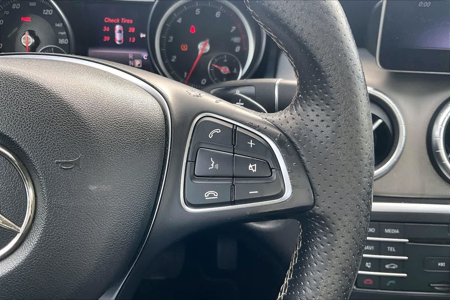 Used 2018 Mercedes-Benz CLA 250 image 23