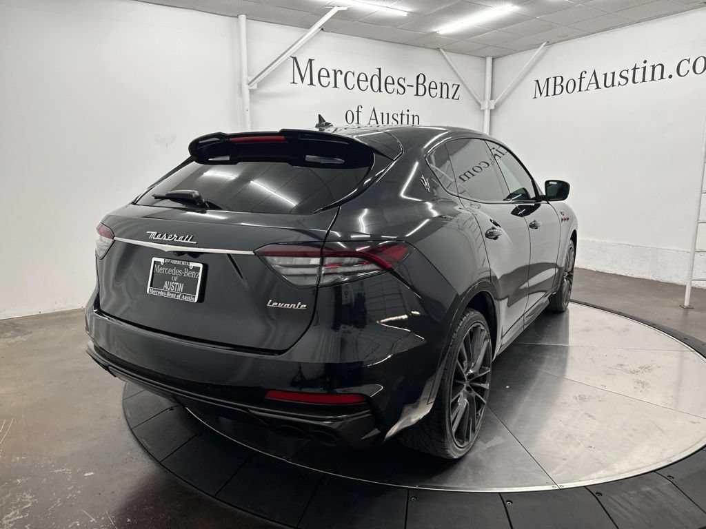 Used 2022 Maserati Levante Trofeo AWD/4WD image 7