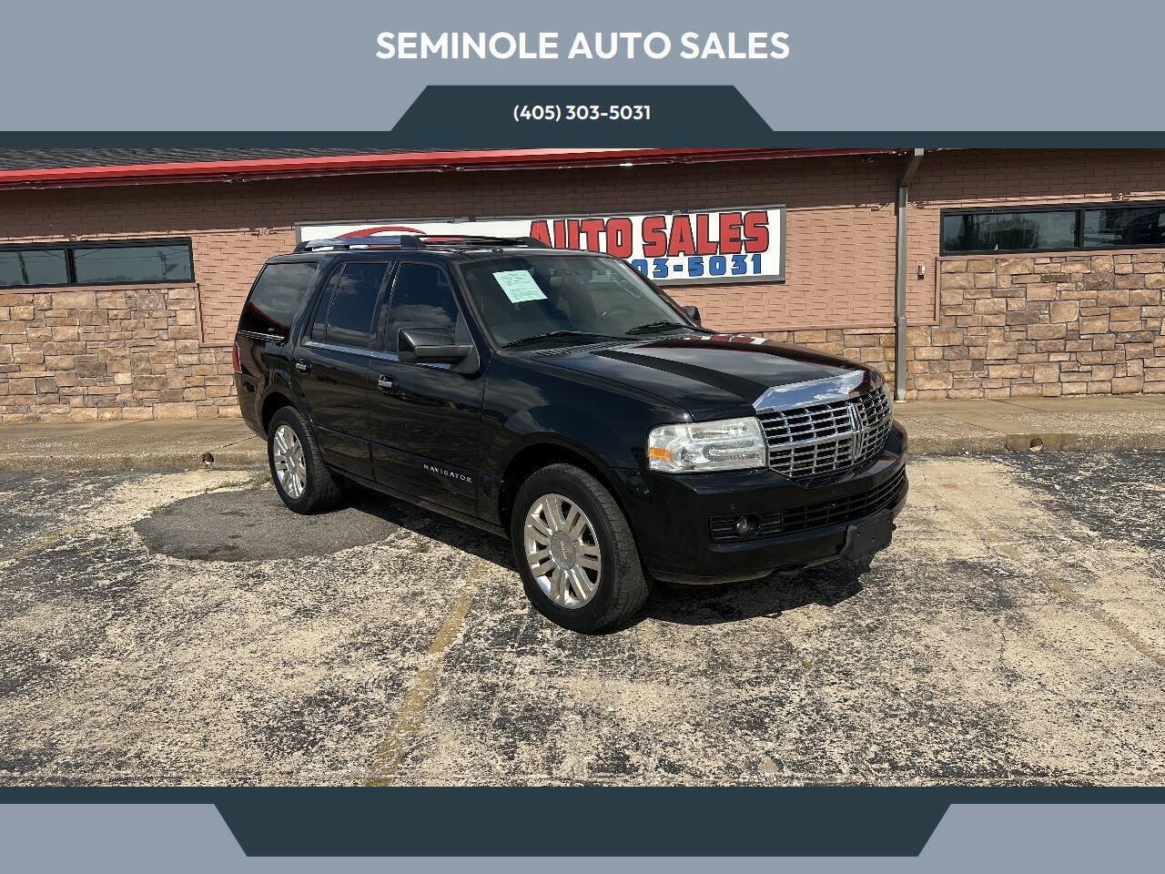 Used 2012 Lincoln Navigator 2WD image 1