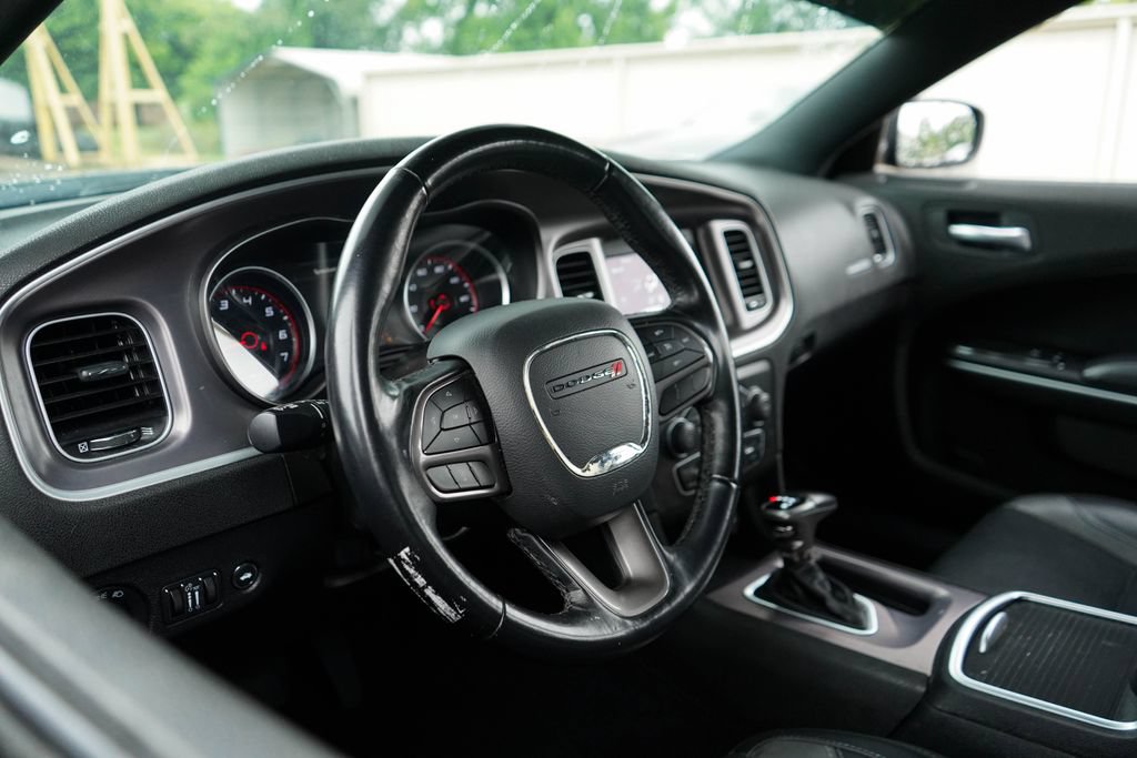 Used 2021 Dodge Charger SXT w/ Leather Interior Group RWD image 6