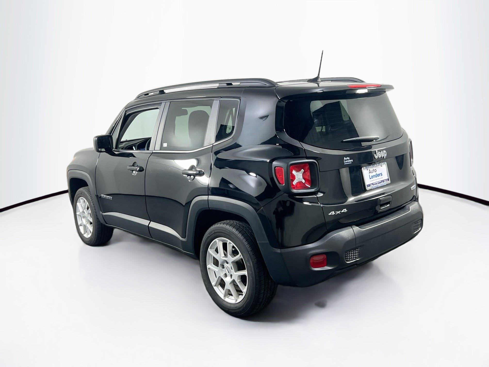 Used 2022 Jeep Renegade Latitude w/ Convenience Group AWD/4WD image 7
