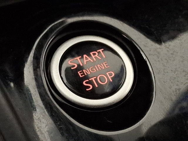 Used 2025 Nissan Versa SV FWD image 22