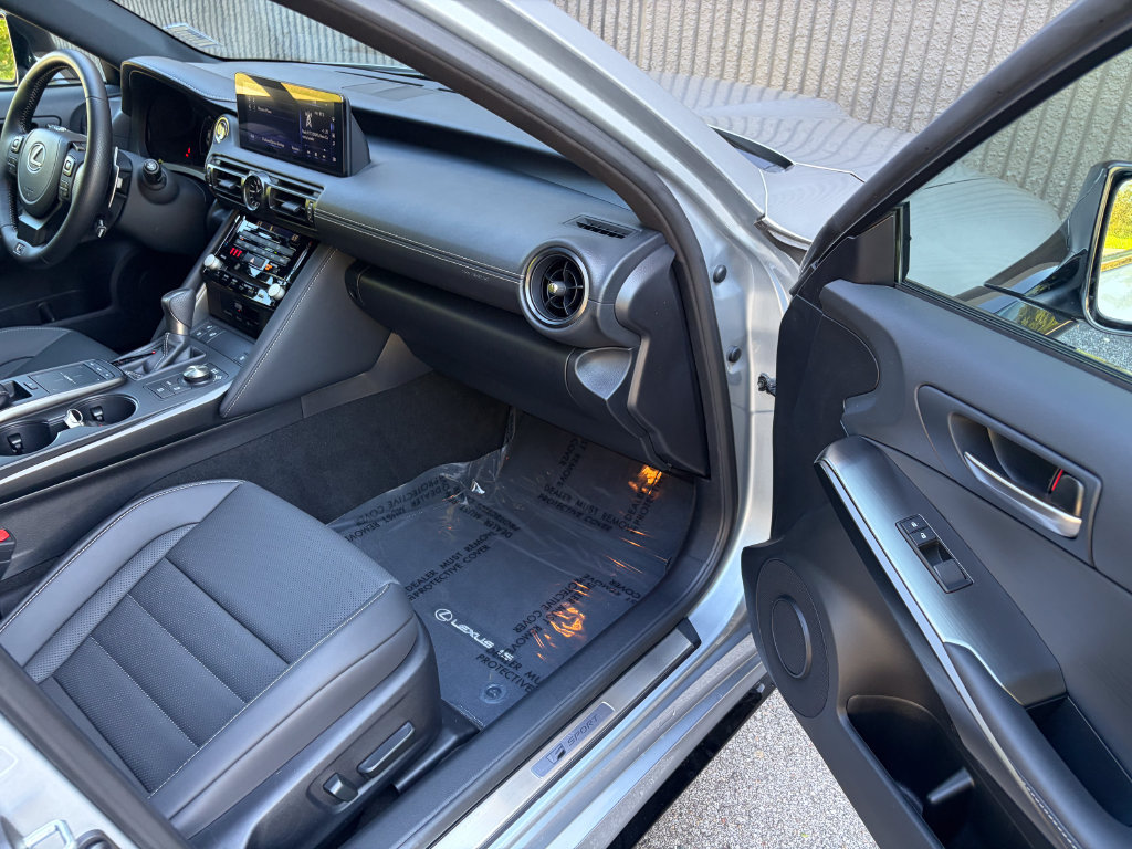 Used 2024 Lexus IS 500 RWD image 29