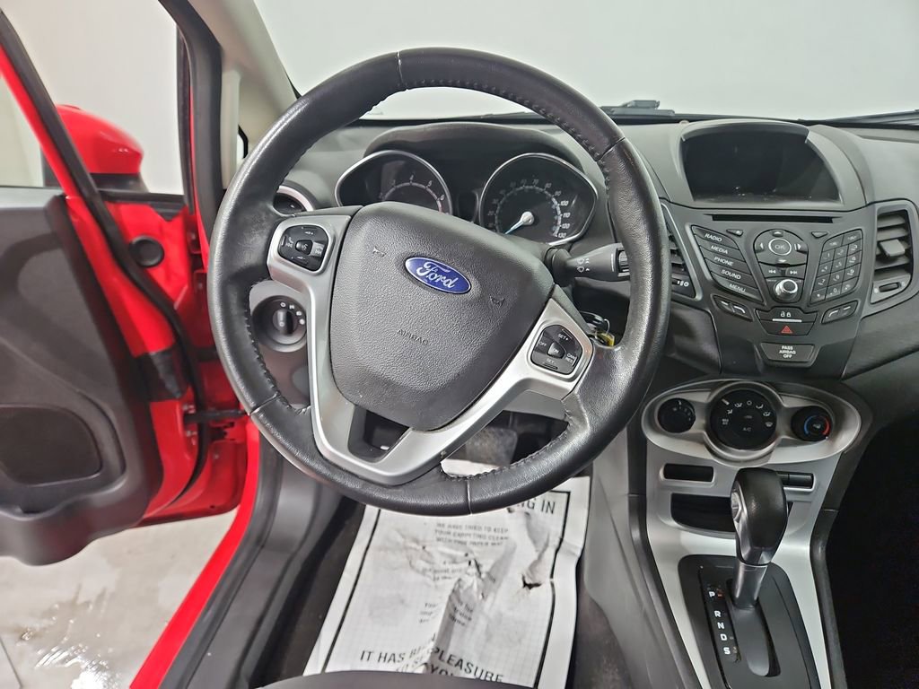 Used 2015 Ford Fiesta SE image 14