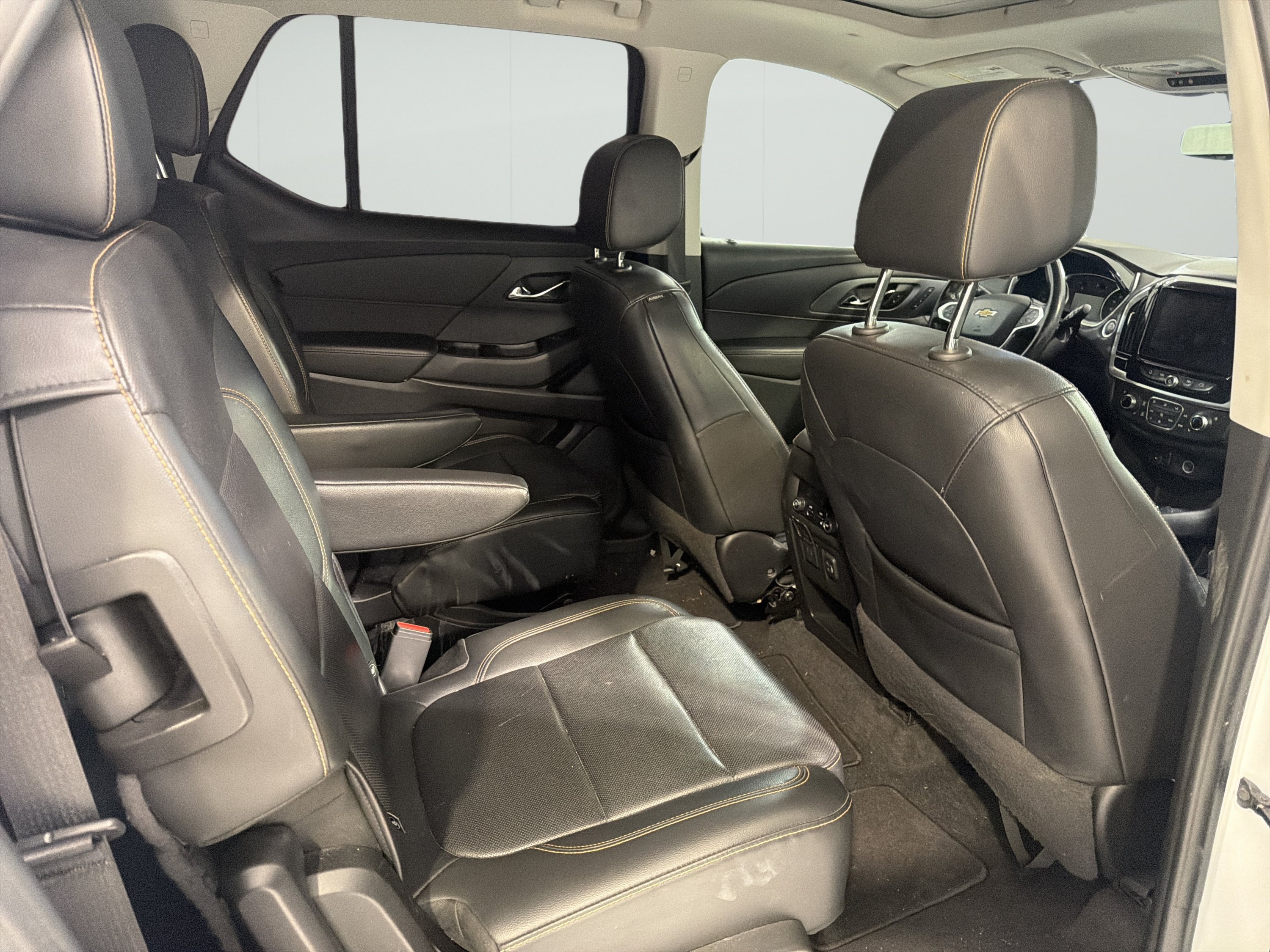 Used 2020 Chevrolet Traverse Premier w/ Redline Edition FWD image 11