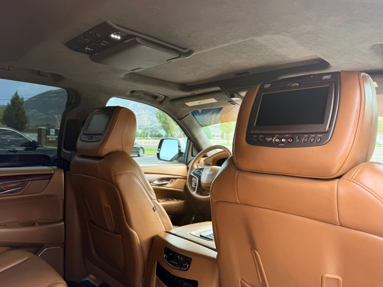 Used 2017 Cadillac Escalade Platinum AWD/4WD image 27