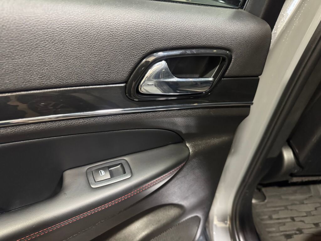 Used 2021 Jeep Grand Cherokee Trailhawk w/ Trailhawk Luxury Group image 16