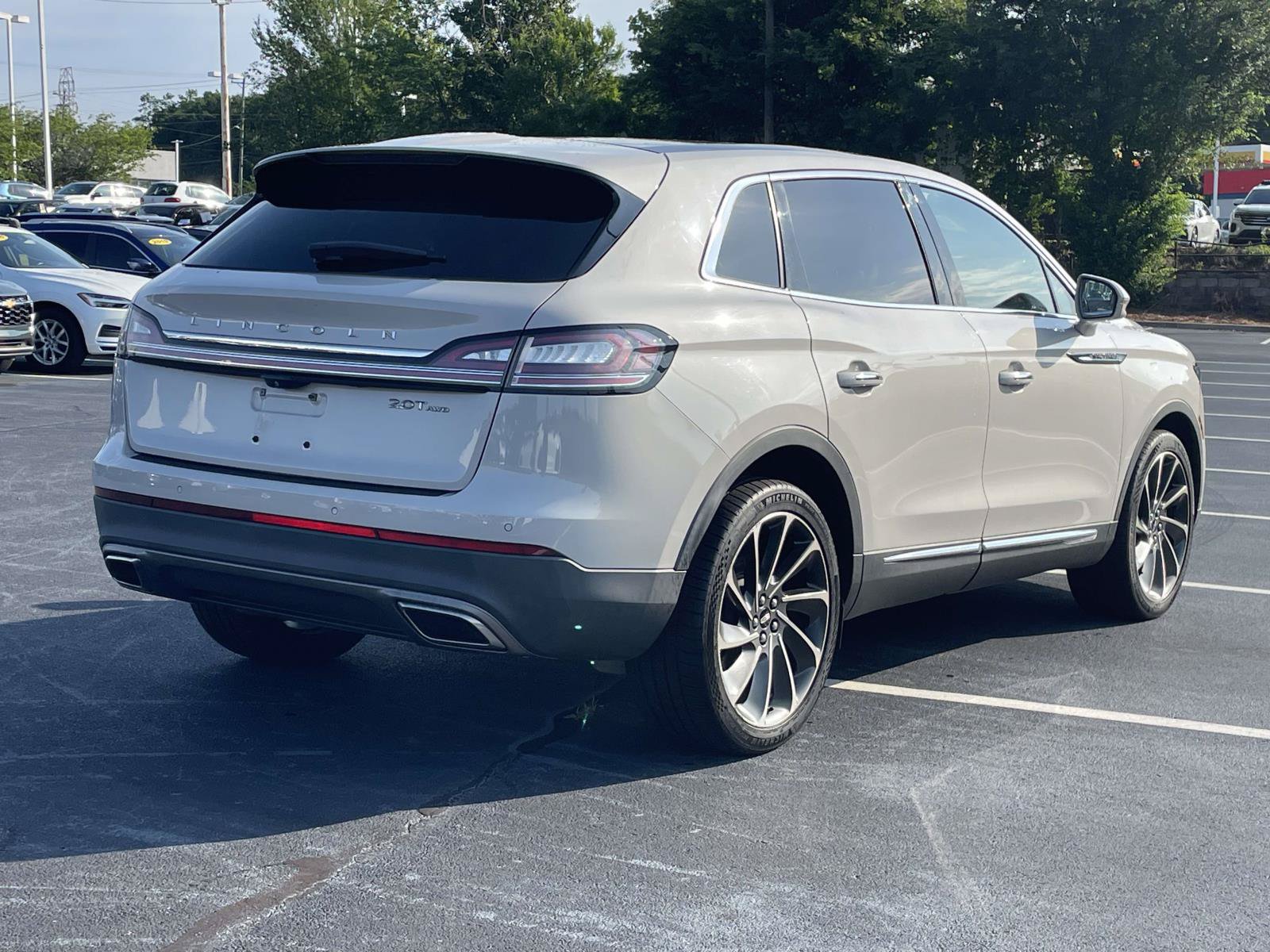 Used 2019 Lincoln Nautilus Reserve w/ Driver Assistance Package AWD/4WD image 6