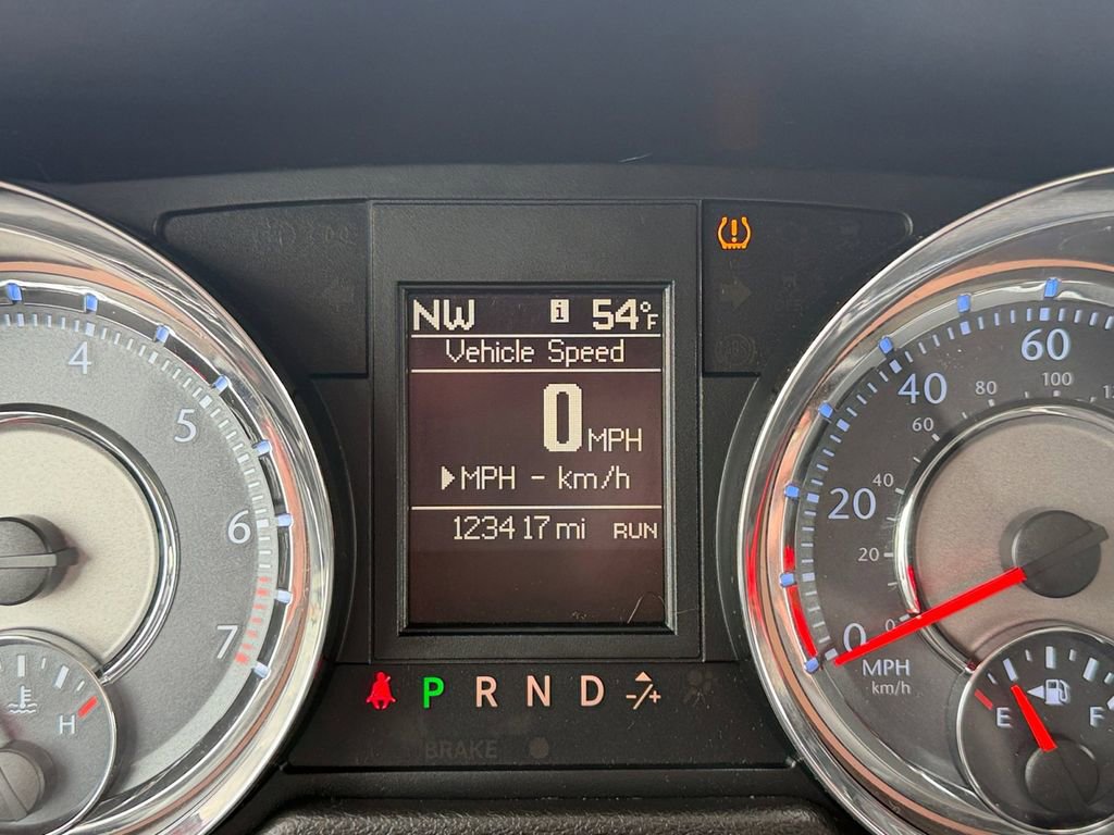 Used 2013 Chrysler Town & Country Touring-L FWD image 19