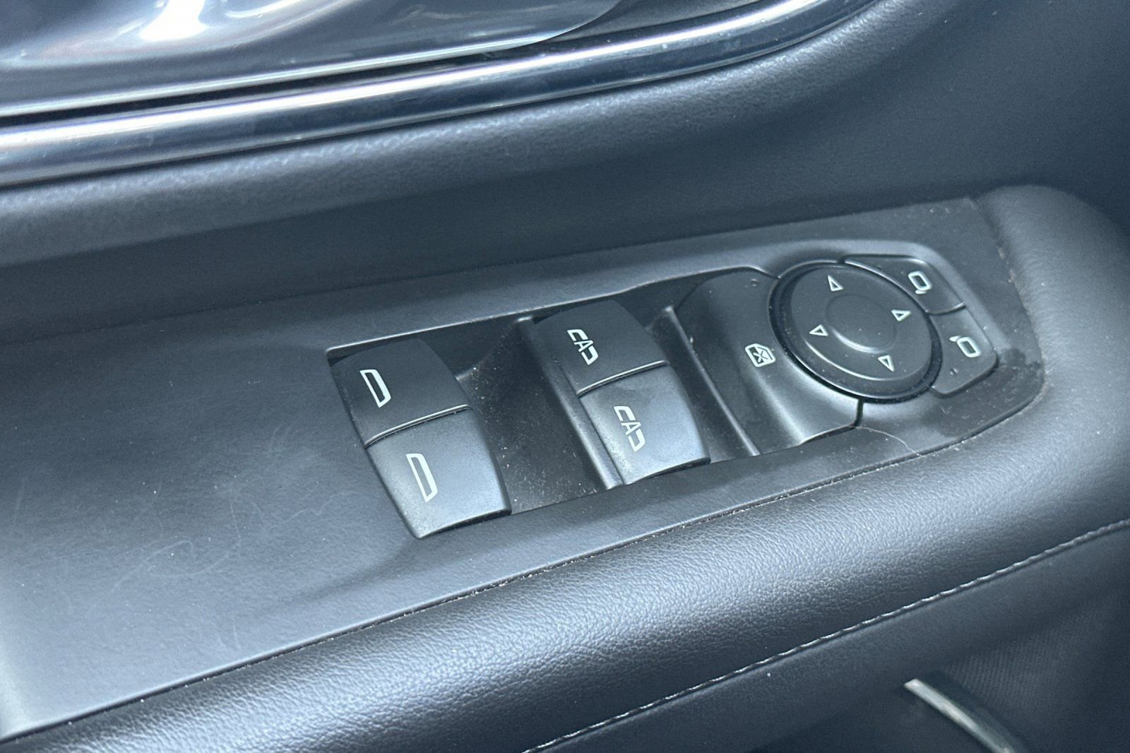 Used 2022 GMC Yukon SLE image 12