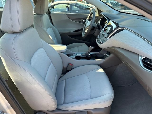 Used 2019 Chevrolet Malibu LT w/ Driver Confidence Package image 24