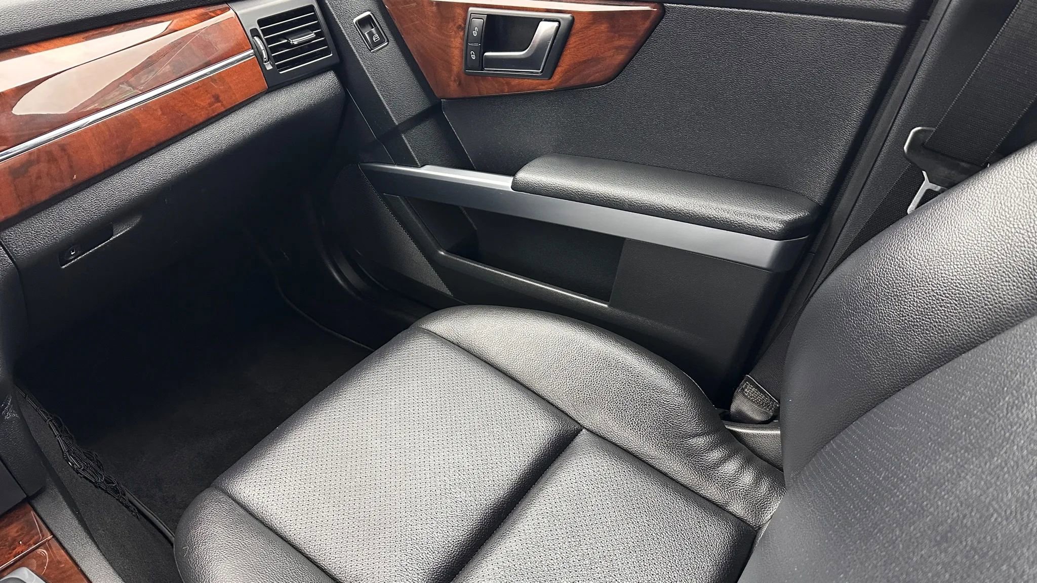 Used 2012 Mercedes-Benz GLK 350 4MATIC image 16