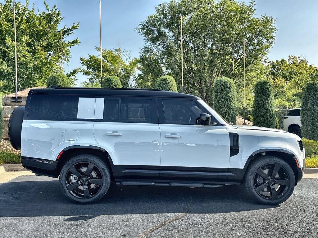 New 2026 Land Rover Defender 130 X-Dynamic SE AWD/4WD image 6