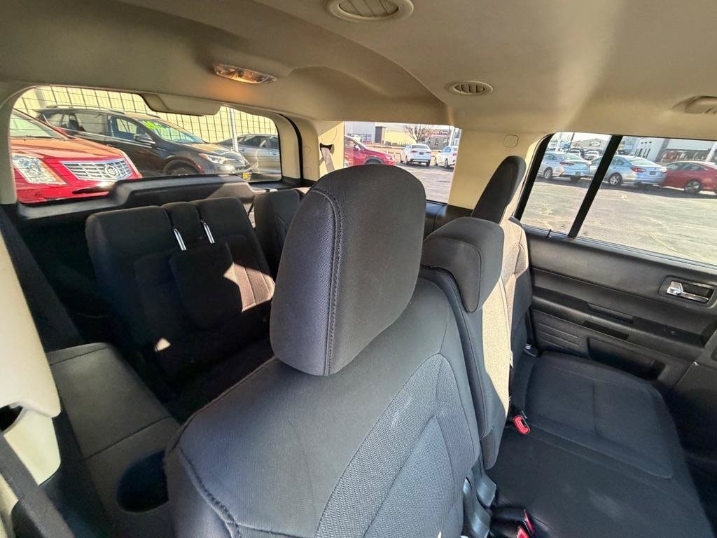 Used 2017 Ford Flex SE FWD image 18