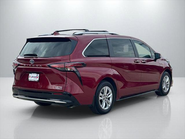 Certified 2023 Toyota Sienna Limited AWD/4WD image 5