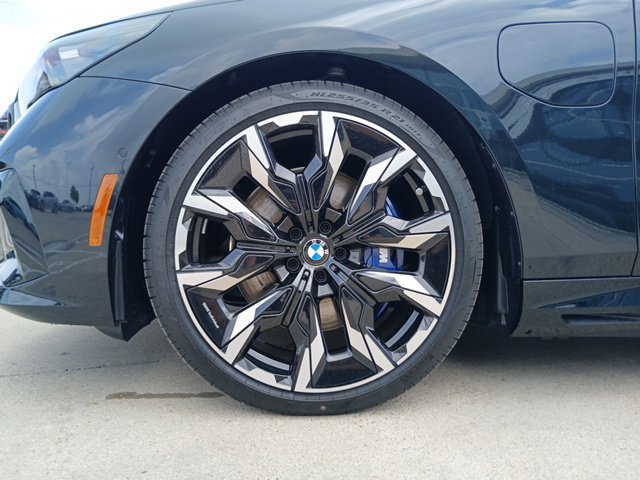 New 2027 BMW 550e xDrive w/ Premium Package AWD/4WD image 5