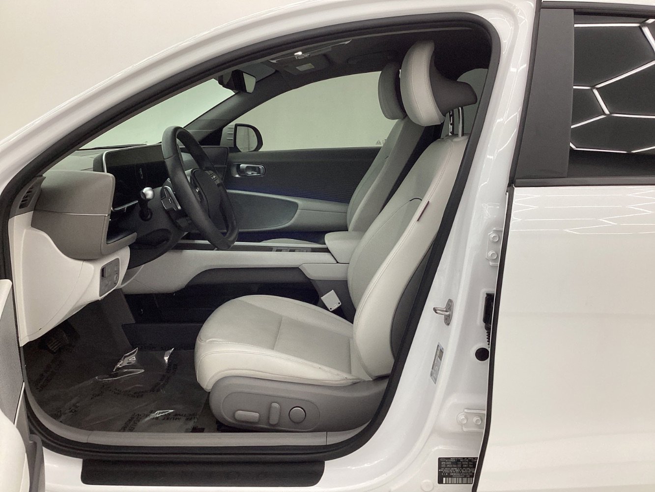 Used 2023 Hyundai Ioniq 6 SEL image 14