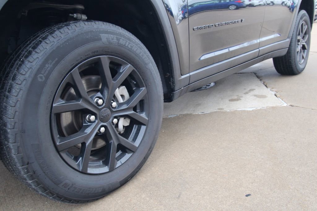 Used 2024 Jeep Grand Cherokee Altitude image 10