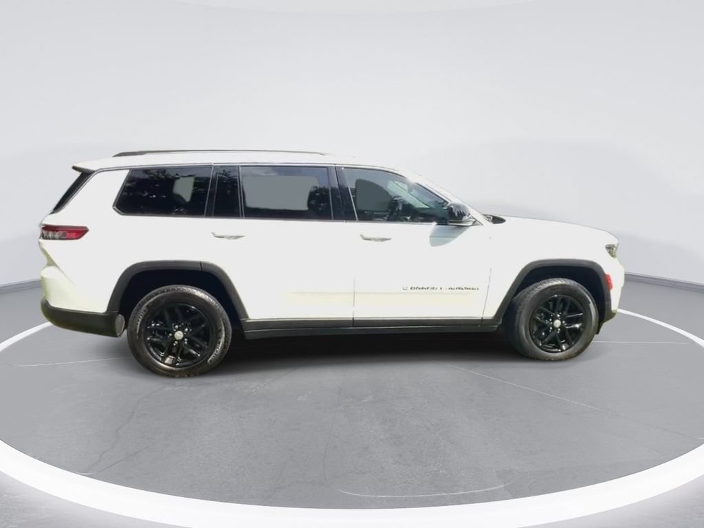 Used 2023 Jeep Grand Cherokee L Laredo RWD image 9