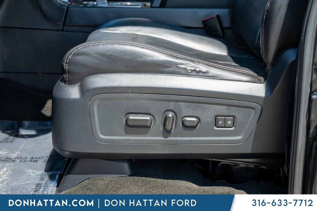 Used 2017 Lincoln Navigator Reserve RWD image 19