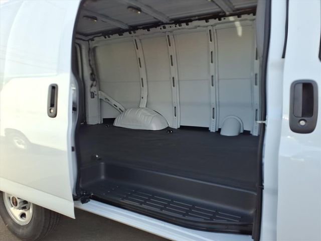 New 2025 GMC Savana 2500 w/ Driver Convenience Package image 7