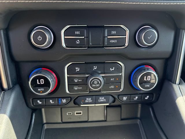 Used 2022 Chevrolet Suburban Premier AWD/4WD image 46