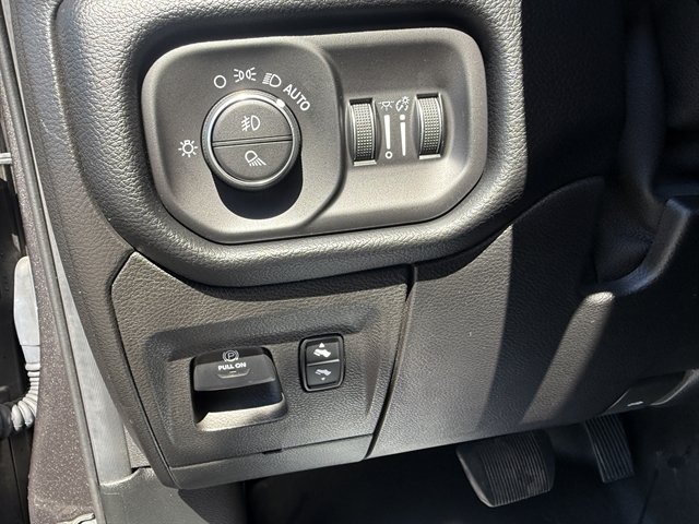 Used 2019 RAM 1500 Laramie AWD/4WD image 29