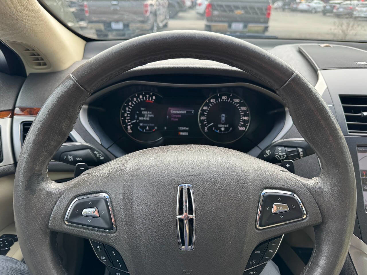 Used 2014 Lincoln MKZ AWD image 25