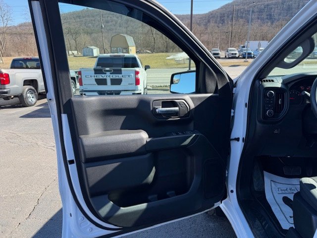 Used 2019 Chevrolet Silverado 1500 Custom w/ Custom Value Package image 8