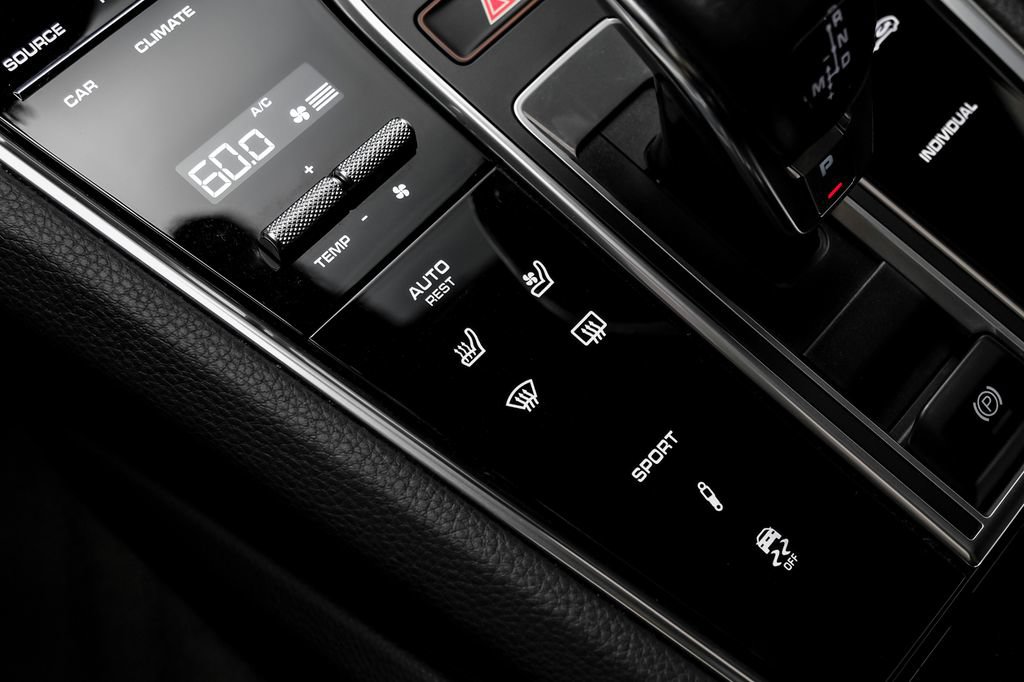 Used 2022 Porsche Panamera 4 AWD/4WD image 25