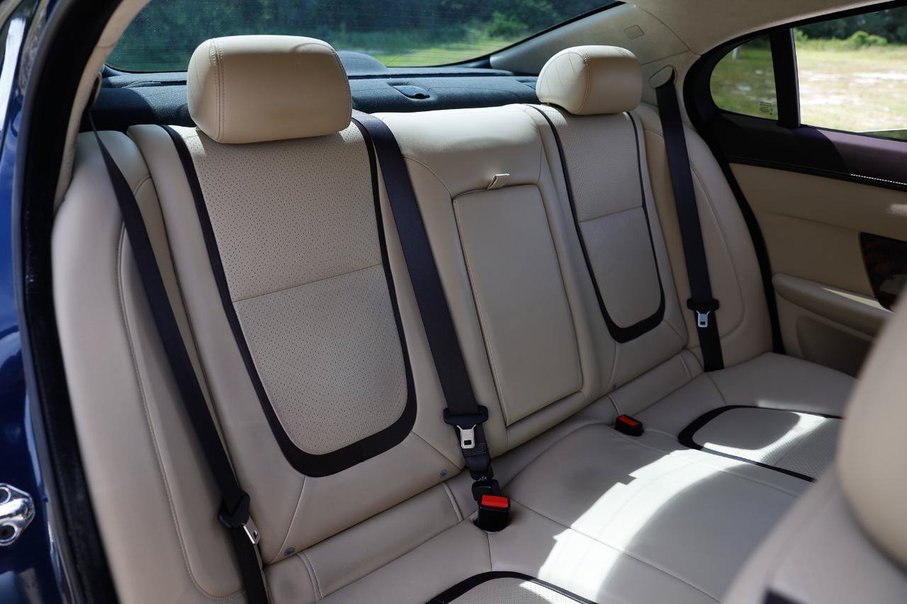Used 2012 Jaguar XF Portfolio RWD image 14