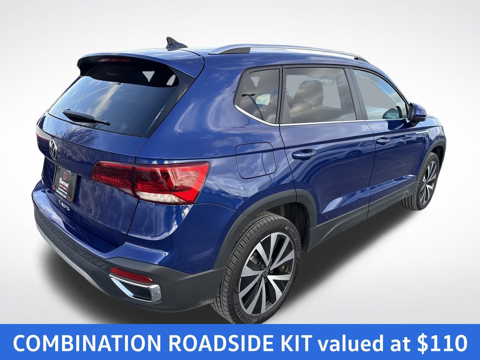 Certified 2023 Volkswagen Taos SE image 5