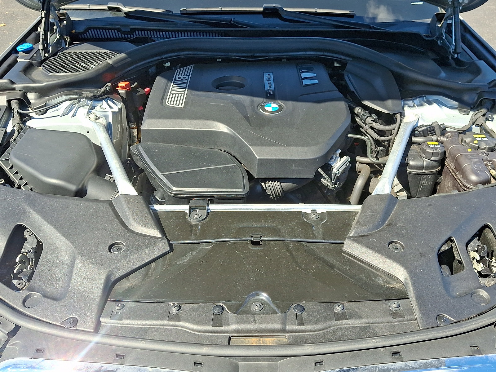Used 2018 BMW 530i xDrive AWD/4WD image 33
