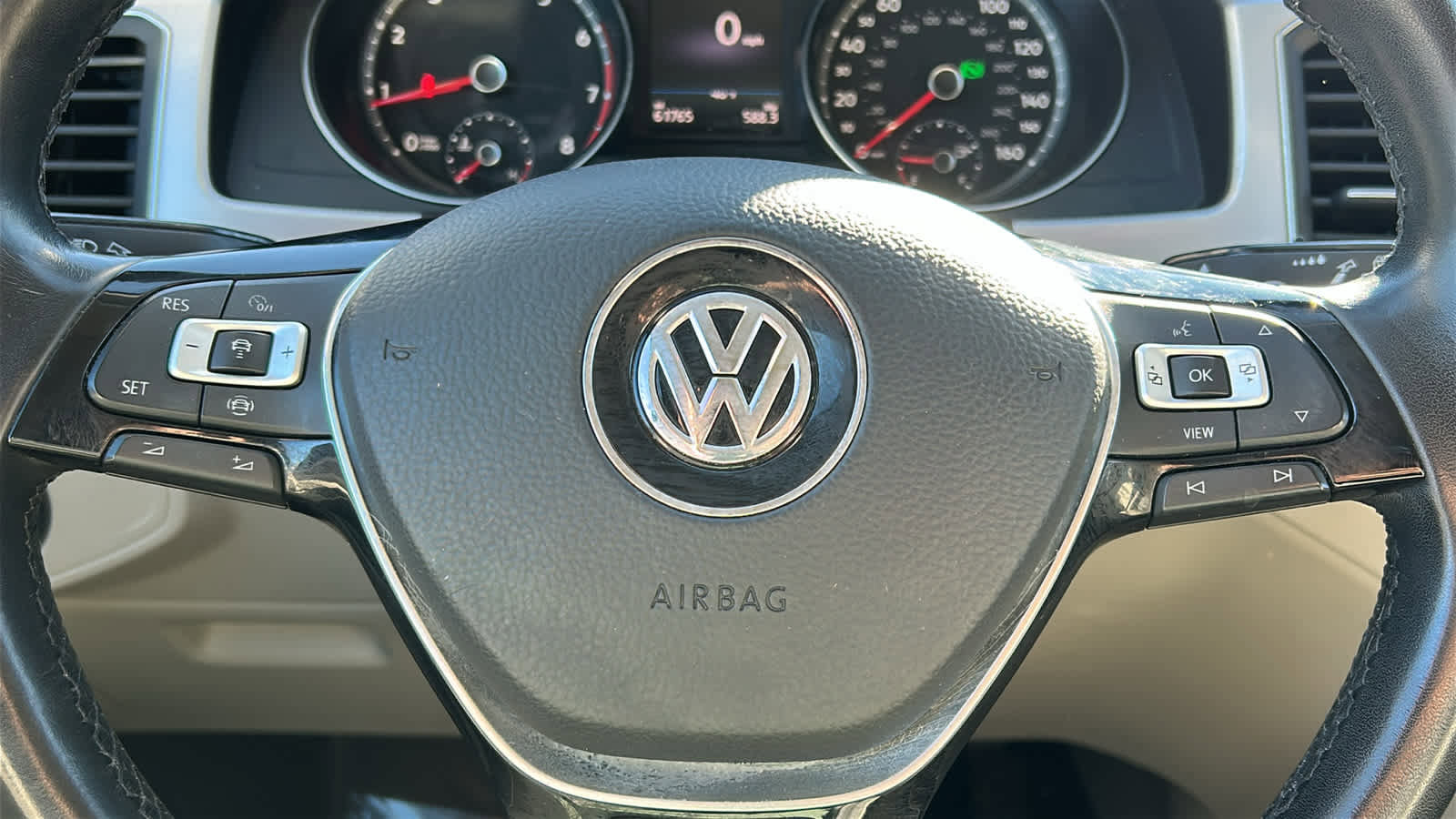 Used 2019 Volkswagen Atlas SE w/ Towing Package image 9