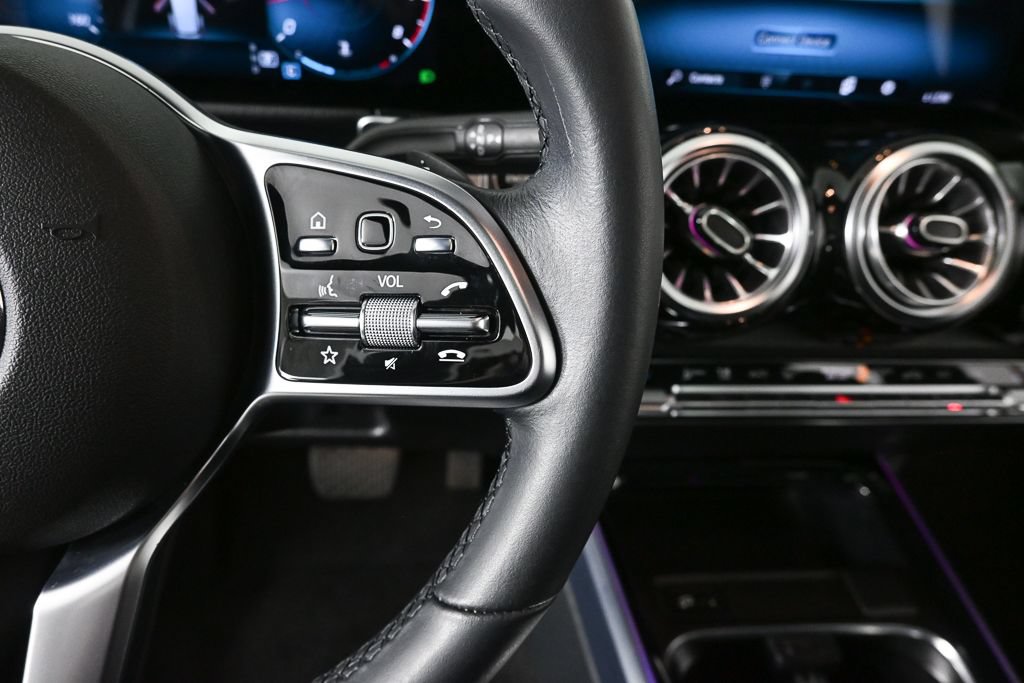 Certified 2022 Mercedes-Benz GLB 250 image 11