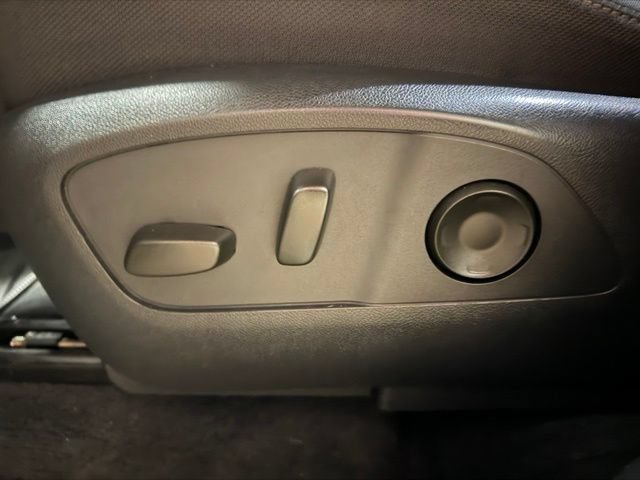 Used 2024 Chevrolet Traverse LT w/ Enhanced Driving Package FWD image 16