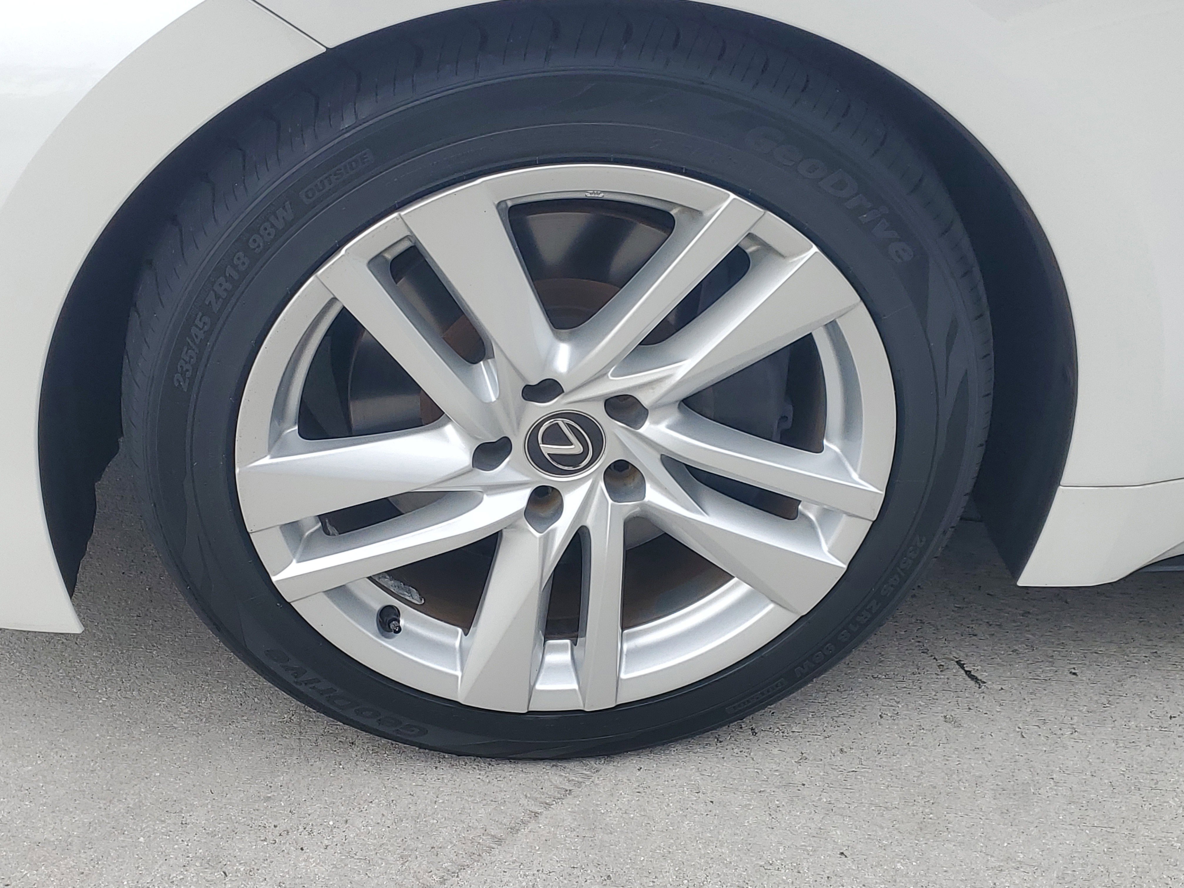 Certified 2023 Lexus IS 300 w/ Comfort Package image 4