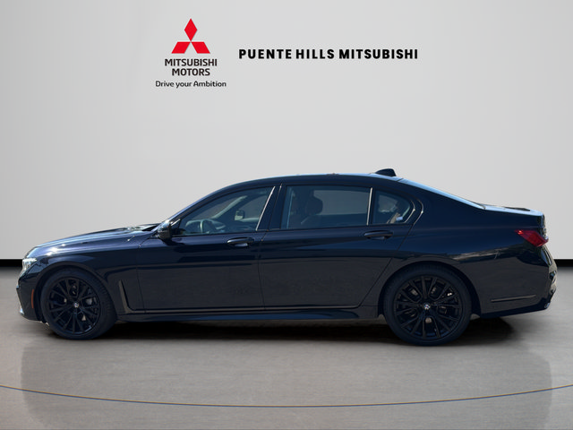Used 2022 BMW 740i w/ M Sport Package RWD image 8