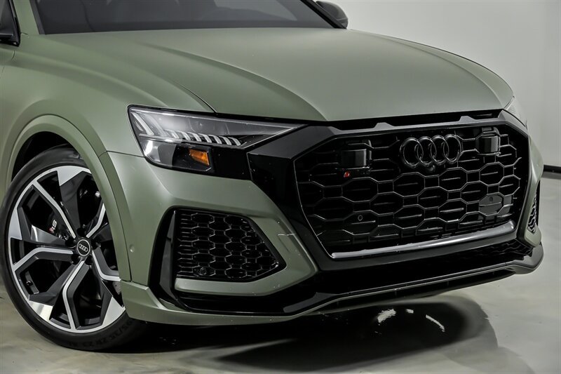 Used 2023 Audi RS Q8 AWD/4WD image 2